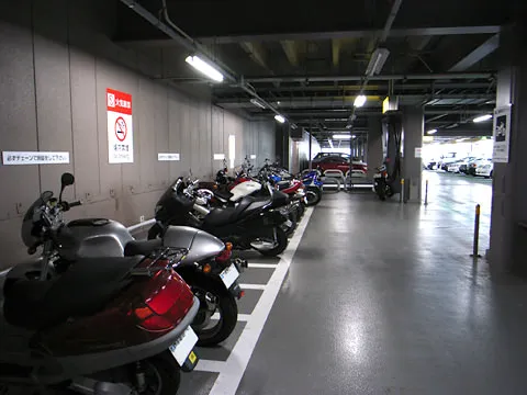 羽田空港のバイク駐車場