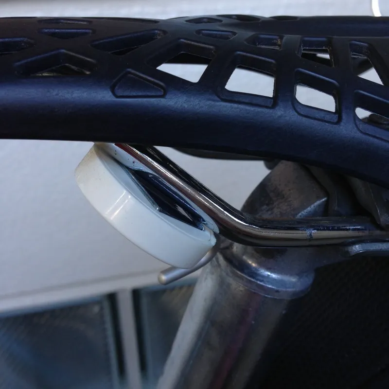 どう見ても鉄製です