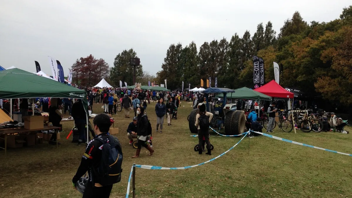 会場の奥から撮影