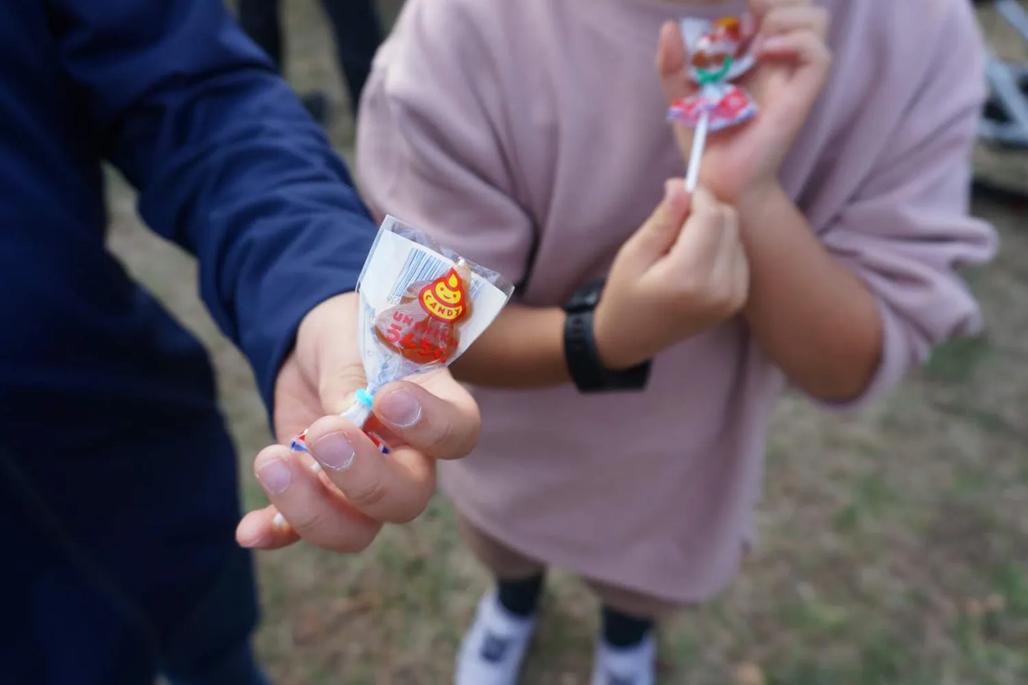 ウンコマンの頭から取ったうんこアメ