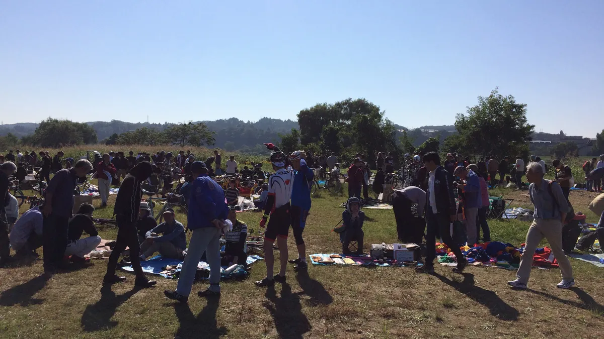 関戸橋フリーマーケットの様子