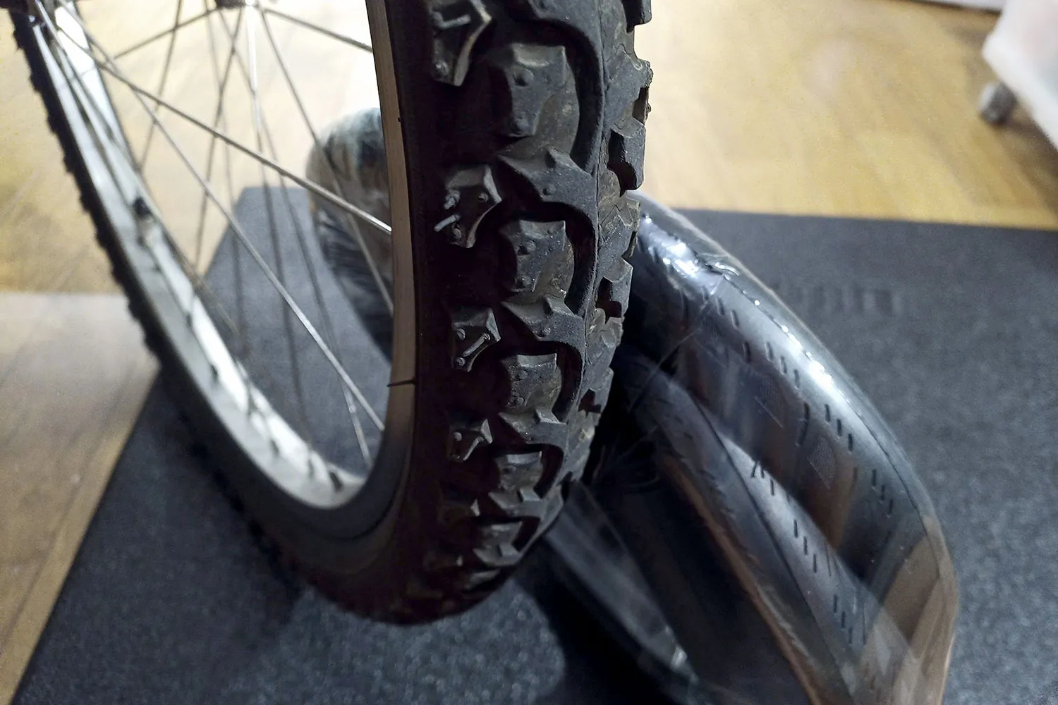 子供自転車のセンターリッジタイヤ