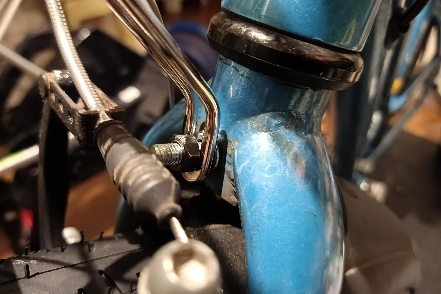 Wald137の下にハブダイナモライトを設置