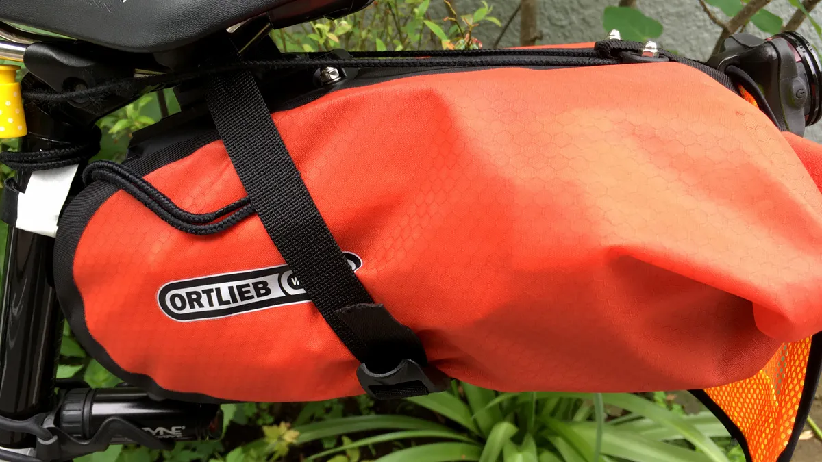 オルトリーブ サドルバッグ L シグナルレッド