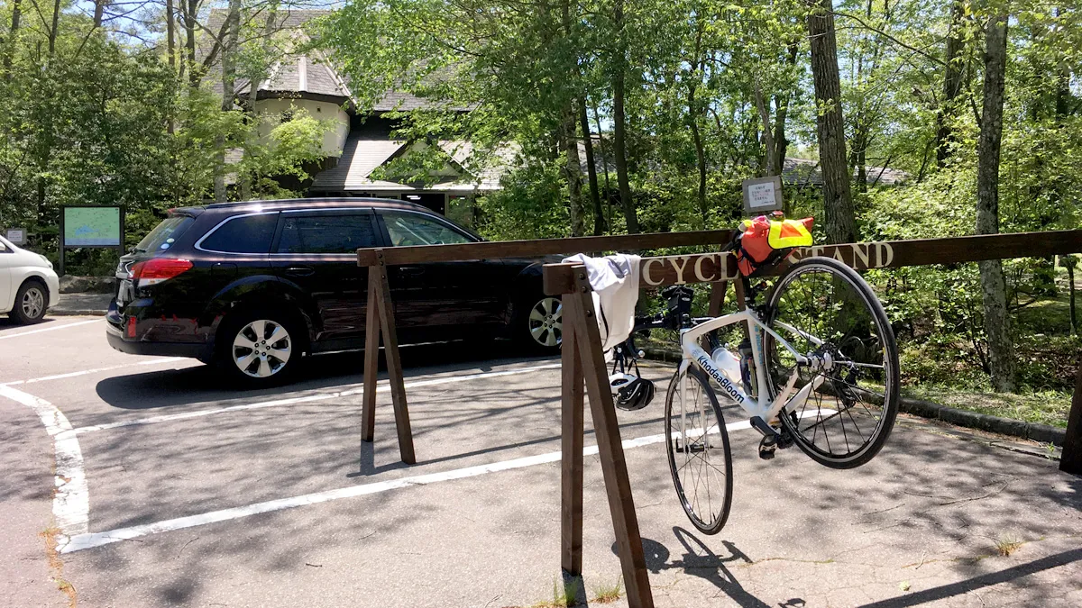 野鳥の森公園のバイクラック