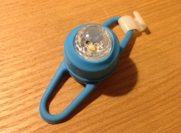 シルクで買った100円のライト