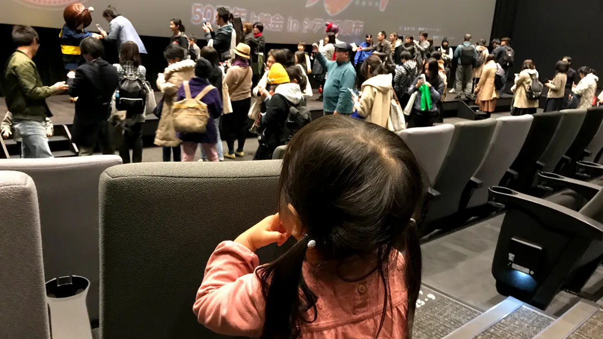 キャラクターと握手会