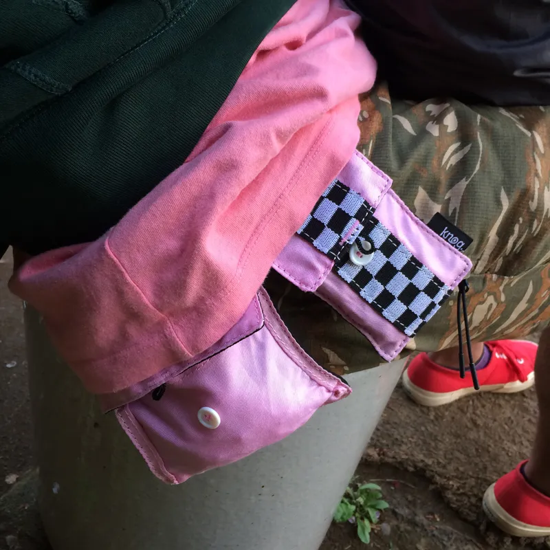 knogのピンクのポーチ