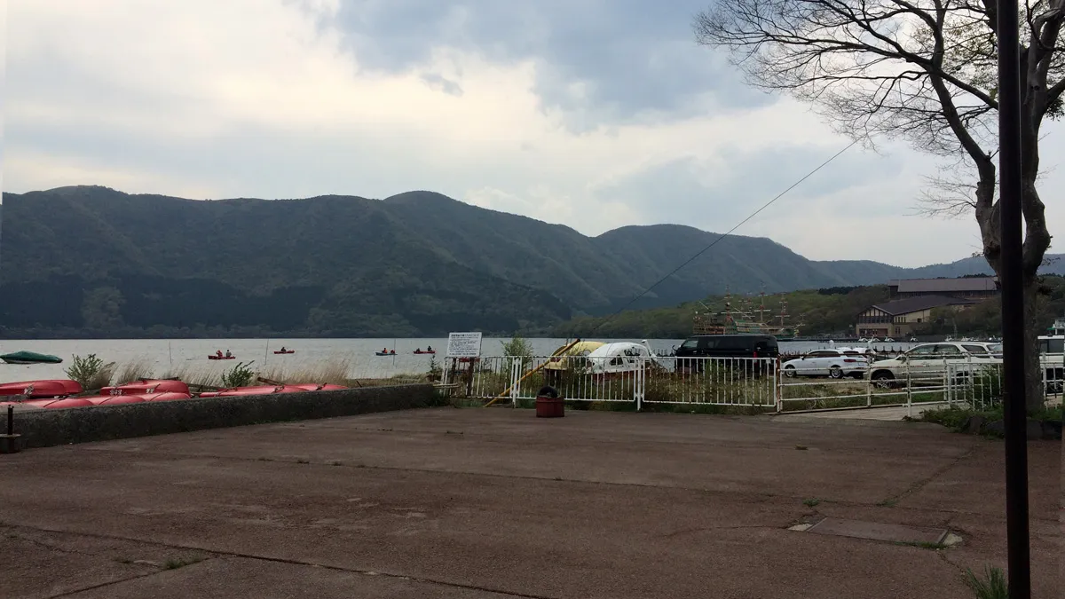 芦ノ湖湖畔