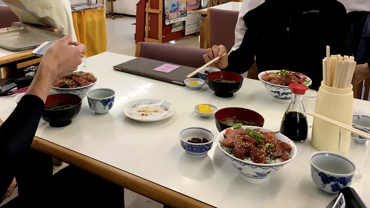 しぶき亭のマグロ丼