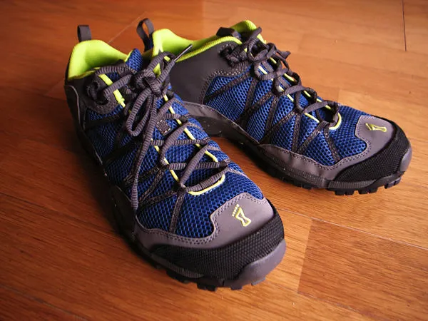 INOV8の靴