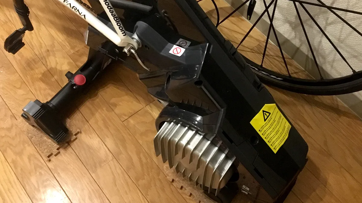 Zwiftで使っているElite KURA