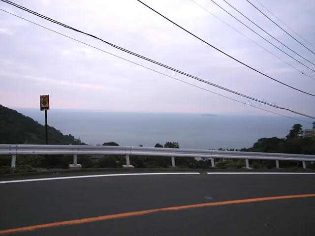 熱海へ降りる 熱海へ降りる