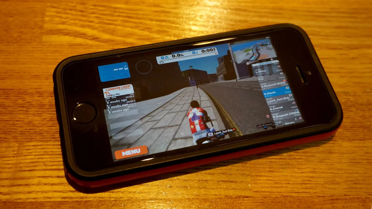 iPhoneSE上で動くZwift